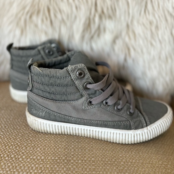 ⭐️SALE⭐️ Blowfish - High Top Sneakers - Picture 4 of 7